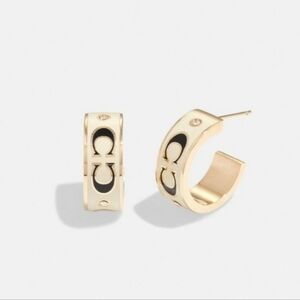 🔹️Coach🔹️ Signature Enamel and Crystal Huggie Earrings Gold White Plated Brass